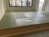 Sàn nâng gỗ kết hợp cùng với Tatami trong phòng khách 
