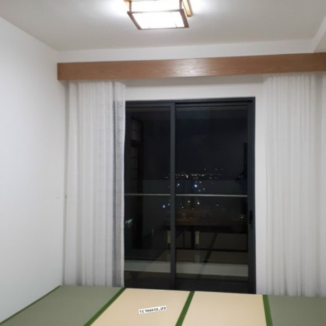 Sàn Tatami, đèn và cửa lùa Shoji trong căn hộ