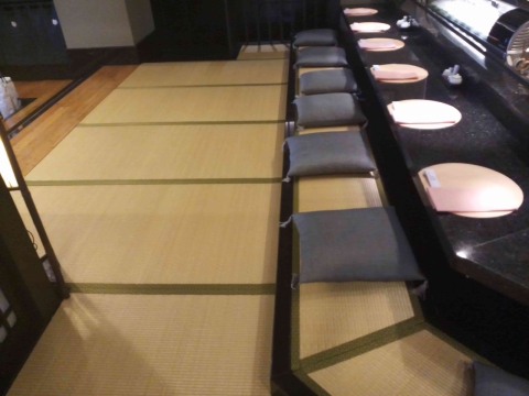 Nhà hàng sử dụng thảm chiếu tatami Uzu để lót sàn