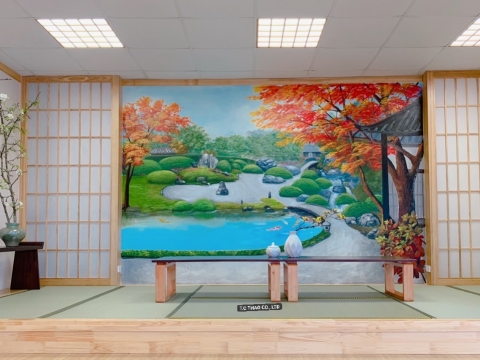 Thảm chiếu Tatami cùng vớii vách trang trí và cửa lùa Shoji trong nhà hàng Nhật Bản !